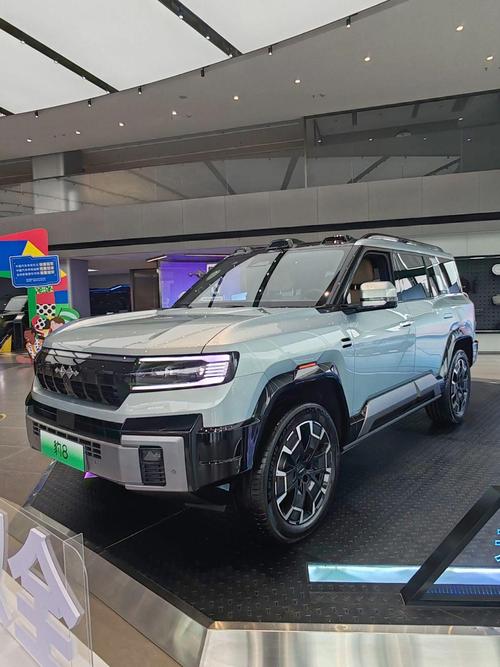 重庆346比亚迪方程豹硬派越野的爆款，英菲尼迪35周年与你共成长